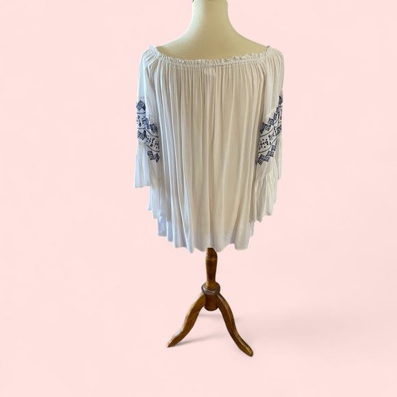 #118, Surf Gypsy White Flutter Sleeve Blouse with Tie Front, size M - Picture 2 of 3